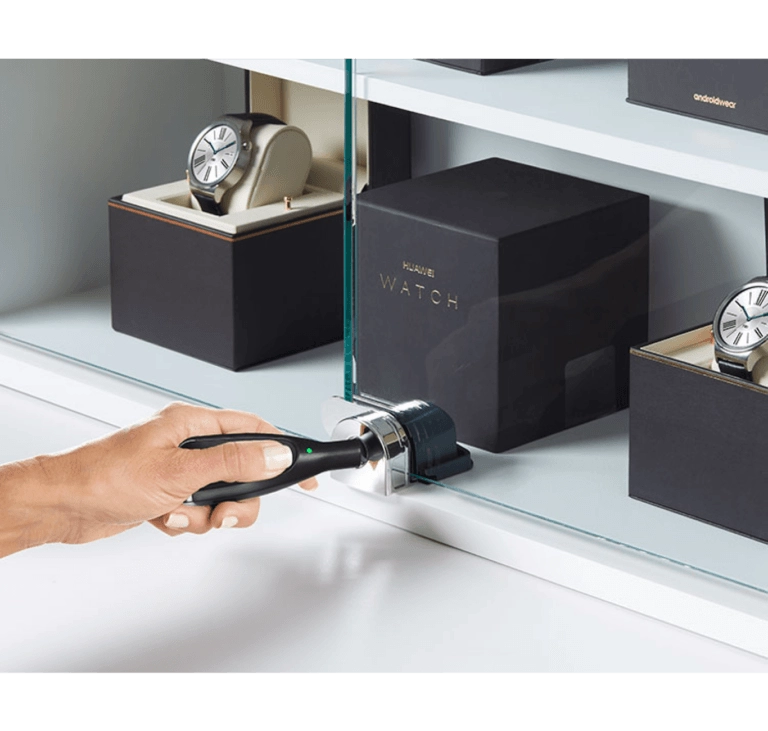 Showcase Lock con chiusura automatica Showcase Lock sbloccata da OneKEY
