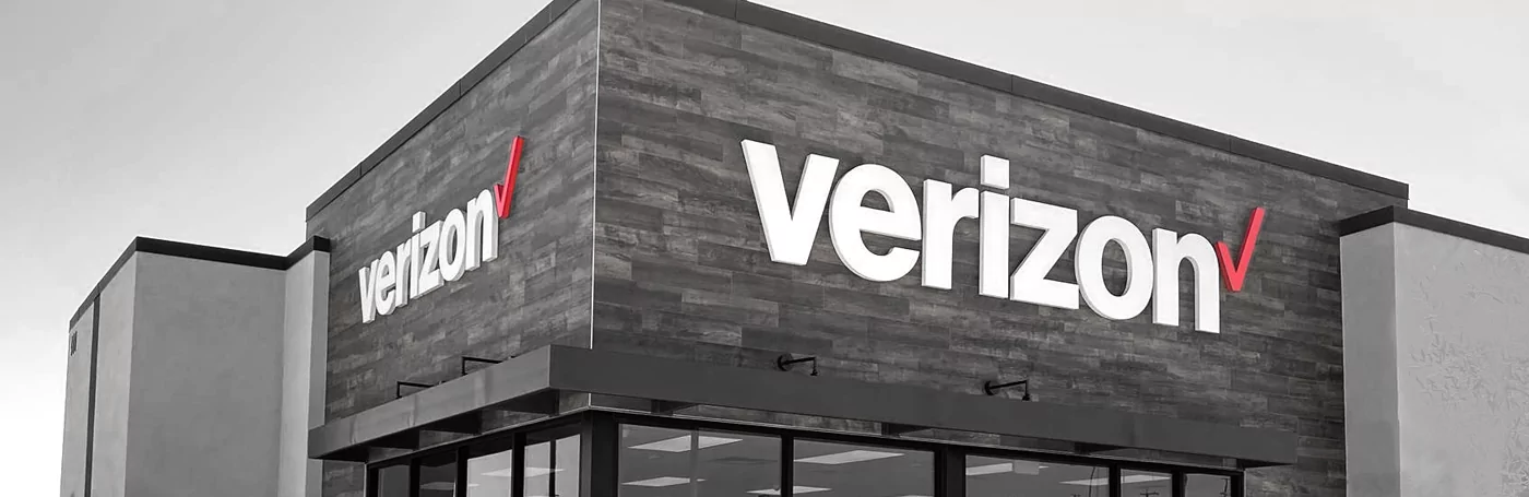 Esterno del negozio Verizon con logo