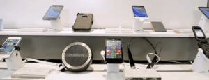 Dispositivi in esposizione presso AT&T