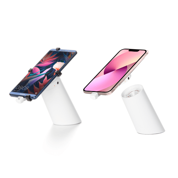 Due OnePOD bianchi con un telefono collegato e un telefono scollegato