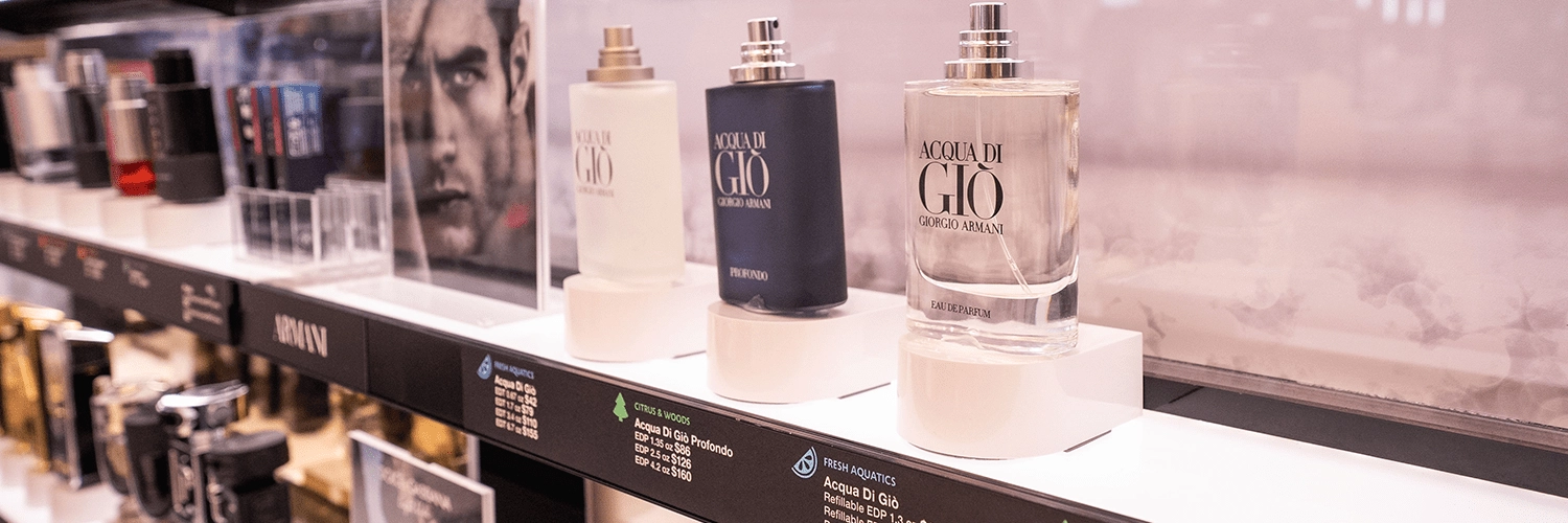 Un espositore per campioni di profumo dotato di soluzioni di sicurezza che proteggono ogni campione, valorizzando al contempo il marchio di bellezza e consentendo ai clienti di interagire con i profumi