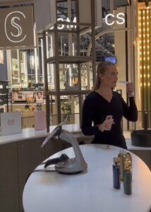 Supporto per tablet presso Skins Cosmetics