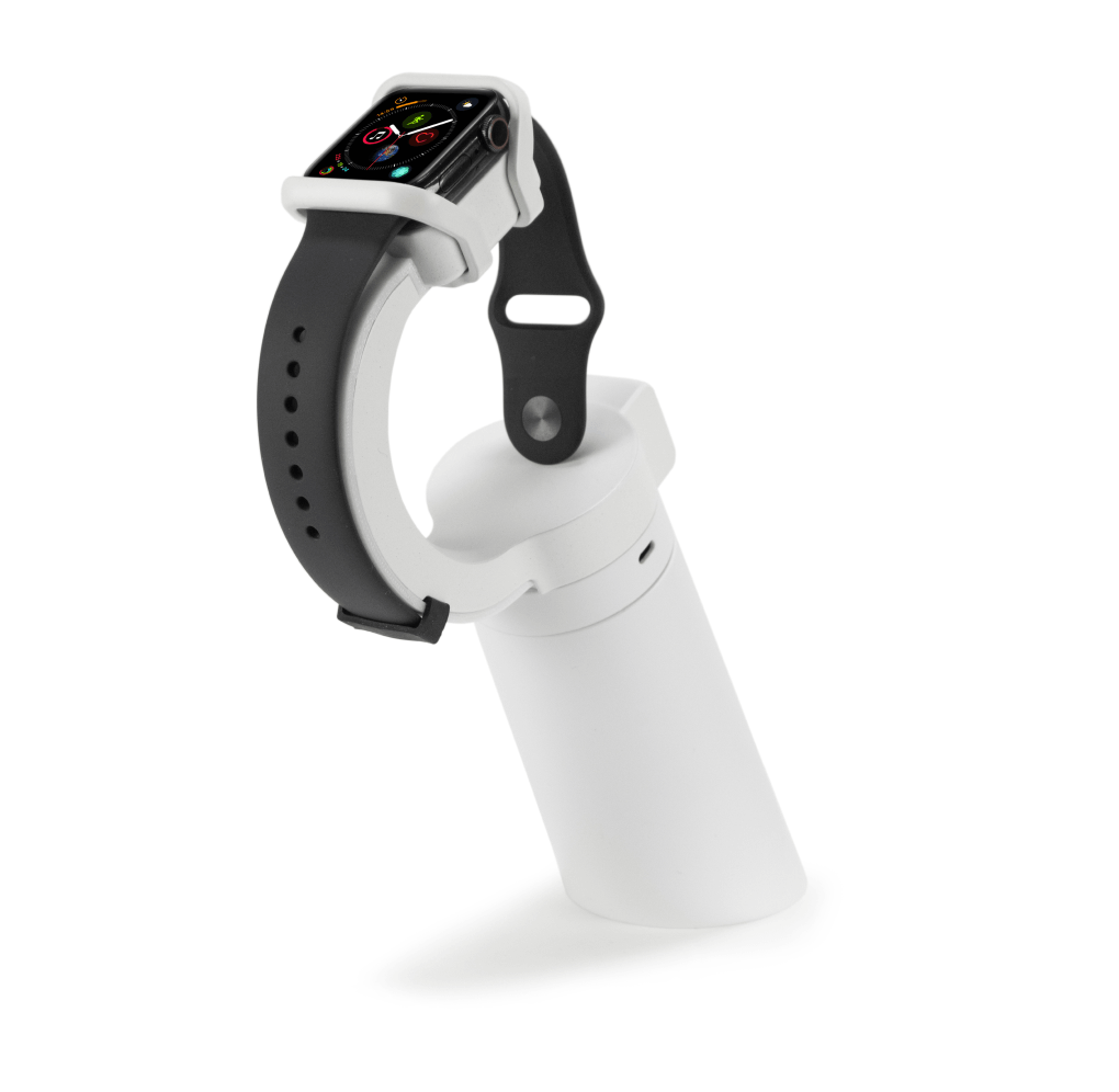 Smartwatch su espositore bianco