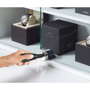 Showcase Lock con chiusura automatica Showcase Lock sbloccata da OneKEY
