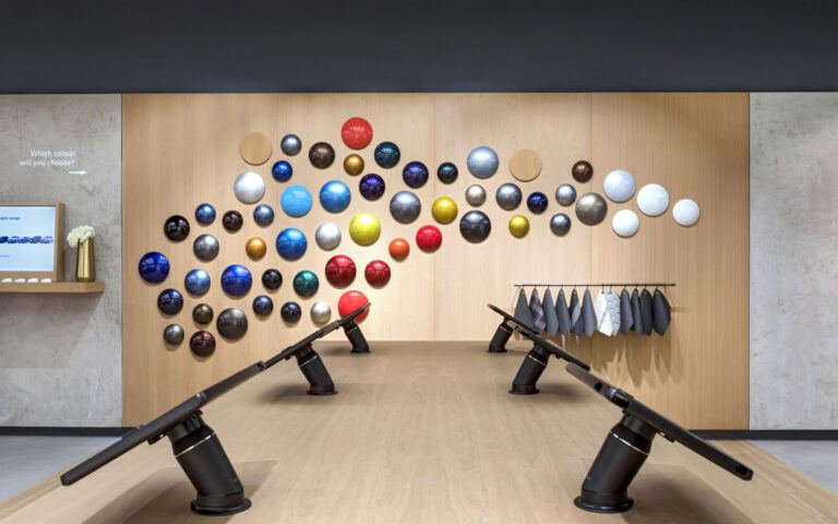 Volkswagen con la soluzione espositiva con supporto CT101