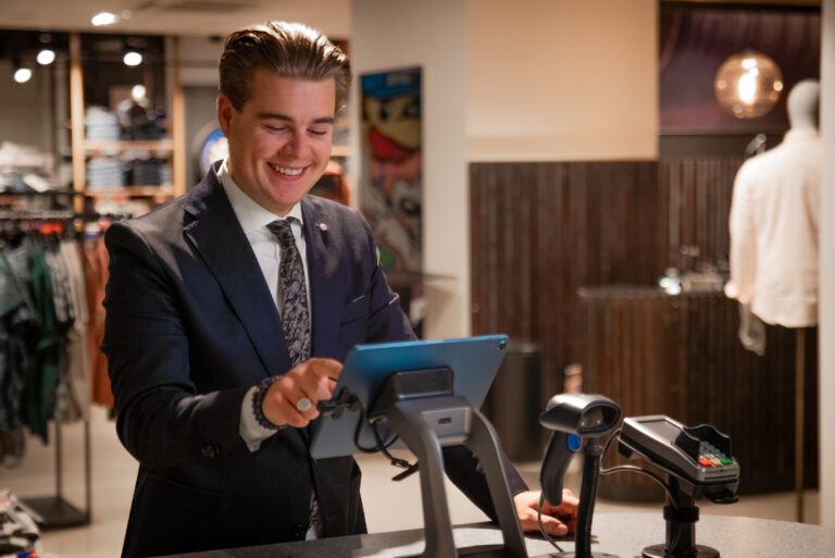 Il NE360C a migliorare l'esperienza dei clienti nel negozio Only For Men.