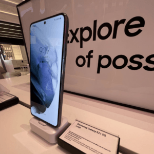 Smartwatch in espositore di sicurezza