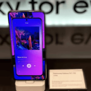 Smartwatch in espositore di sicurezza