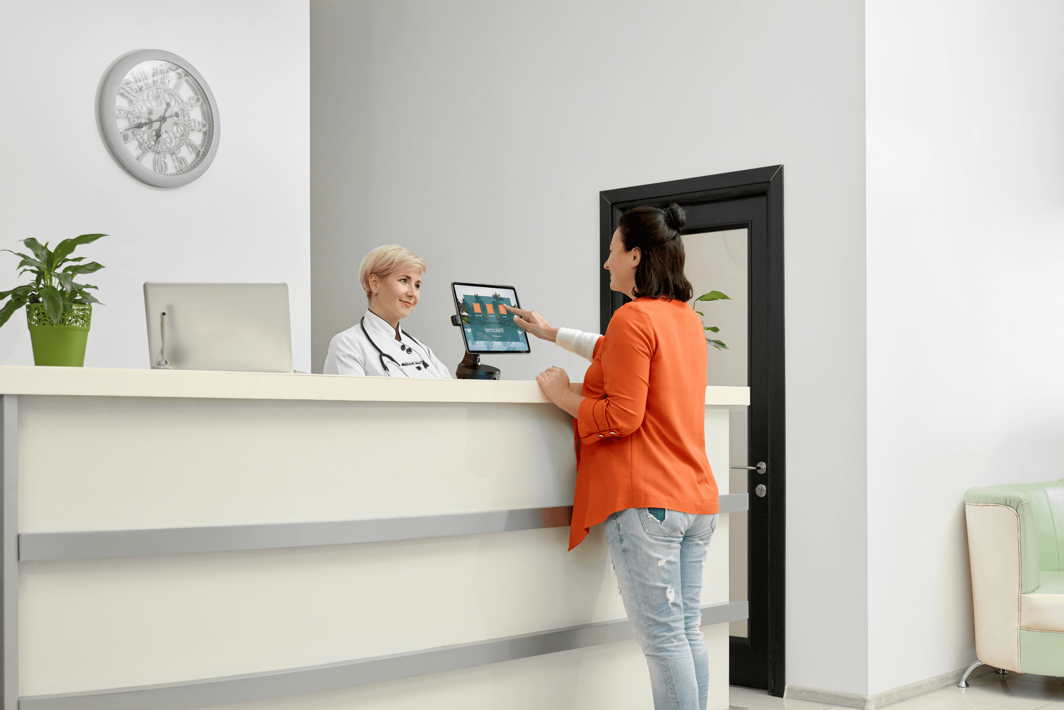 Soluzioni per punti vendita progettate per migliorare il servizio e garantire un'integrazione senza intoppi nelle strutture sanitarie.