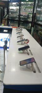 Smartphone sugli espositori InVue