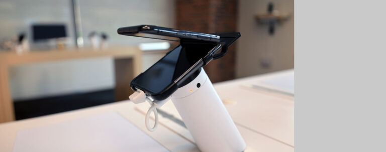 Motorola collabora con InVue rilanciare in modo sicuro un dispositivo mobile iconico