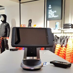Supporto mobile per tablet in negozio al dettaglio
