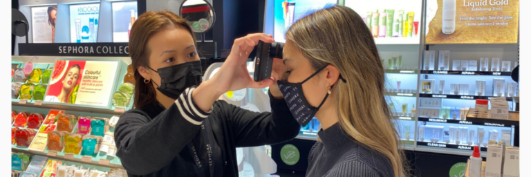 Sephora personalizza l'esperienza dei clienti con la tecnologia di scansione della pelle e le custodie POS personalizzate InVue