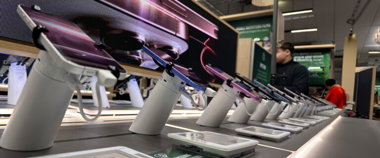 Elko Islanda: trasformare l'esperienza dei clienti con soluzioni di sicurezza per il settore retail