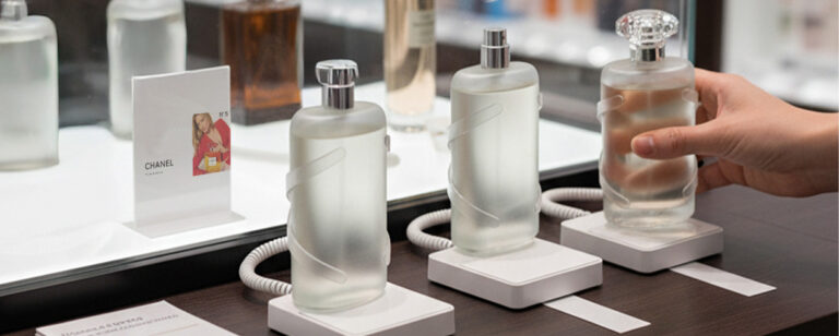 I furti di profumi sono in aumento e i dipendenti lanciano l'allarme. I rivenditori devono prestare attenzione.