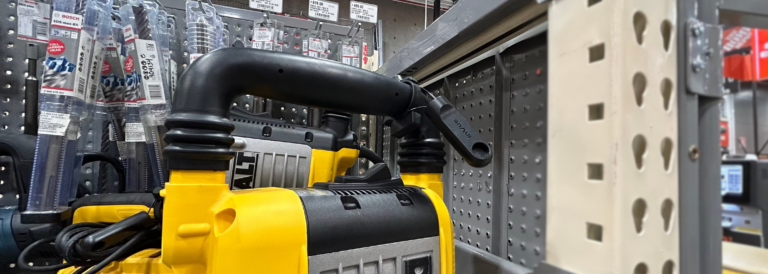 Furti nei negozi di bricolage: come proteggere gli attrezzi di alto valore senza rallentare le vendite