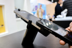 OnePOD Visualizzazione massima del display del telefono InVue
